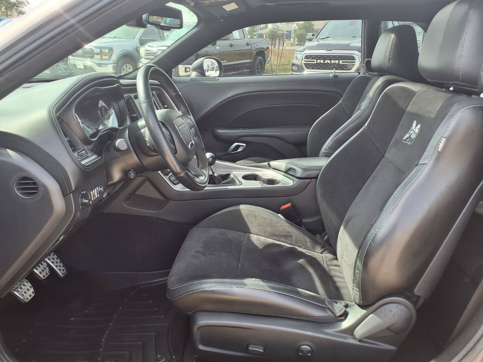 Used 2022 Dodge Challenger R/T Scat Pack w/ Shaker Package RWD image 17