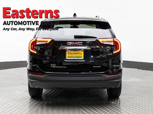 Used 2024 GMC Terrain SLT AWD/4WD image 6