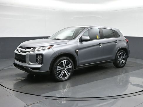 Used 2023 Mitsubishi Outlander Sport ES image 3