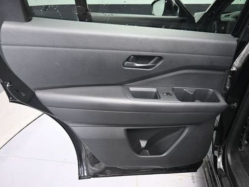 Used 2025 Nissan Pathfinder SV AWD/4WD image 31