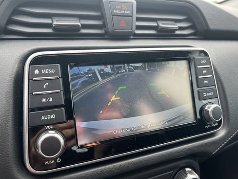 Used 2025 Nissan Versa S FWD image 25