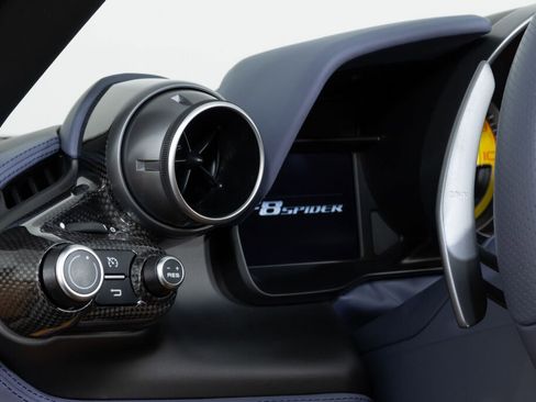 Used 2022 Ferrari F8 Tributo image 32