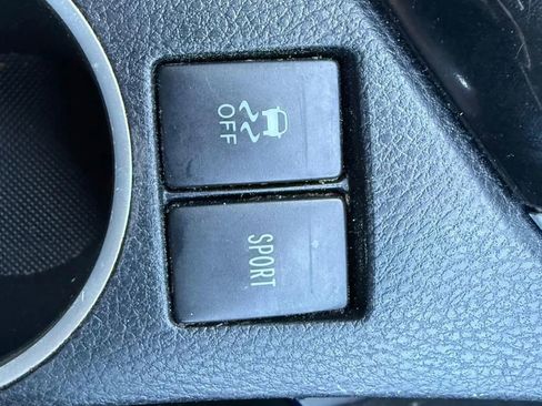 Used 2017 Toyota Corolla SE image 14