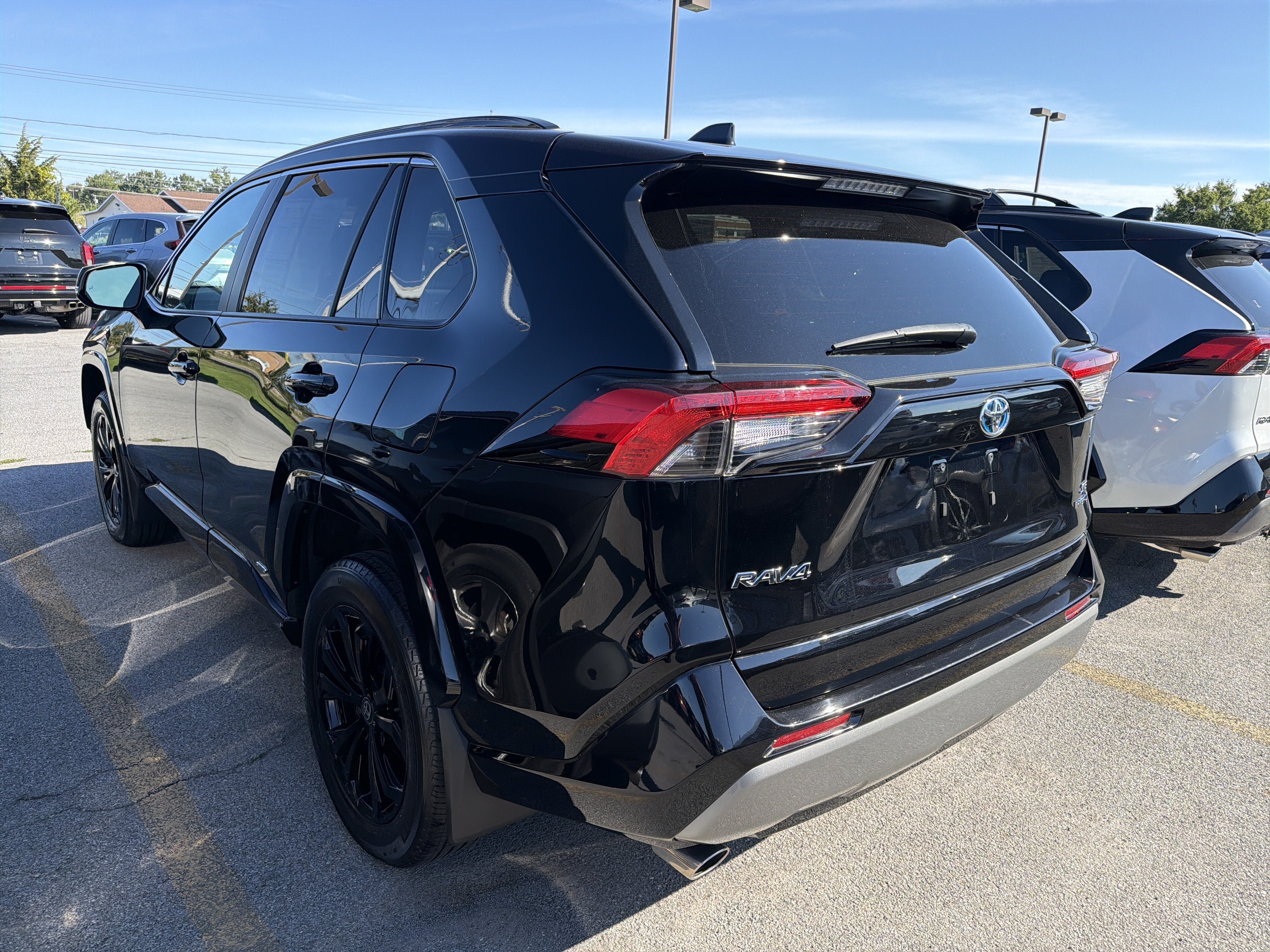 Used 2022 Toyota RAV4 SE w/ Convenience Package AWD/4WD image 5