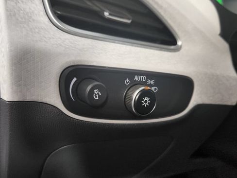 Used 2020 Chevrolet Bolt LT FWD image 21