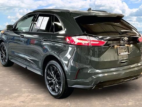 Used 2022 Ford Edge SE w/ Black Appearance Package image 4