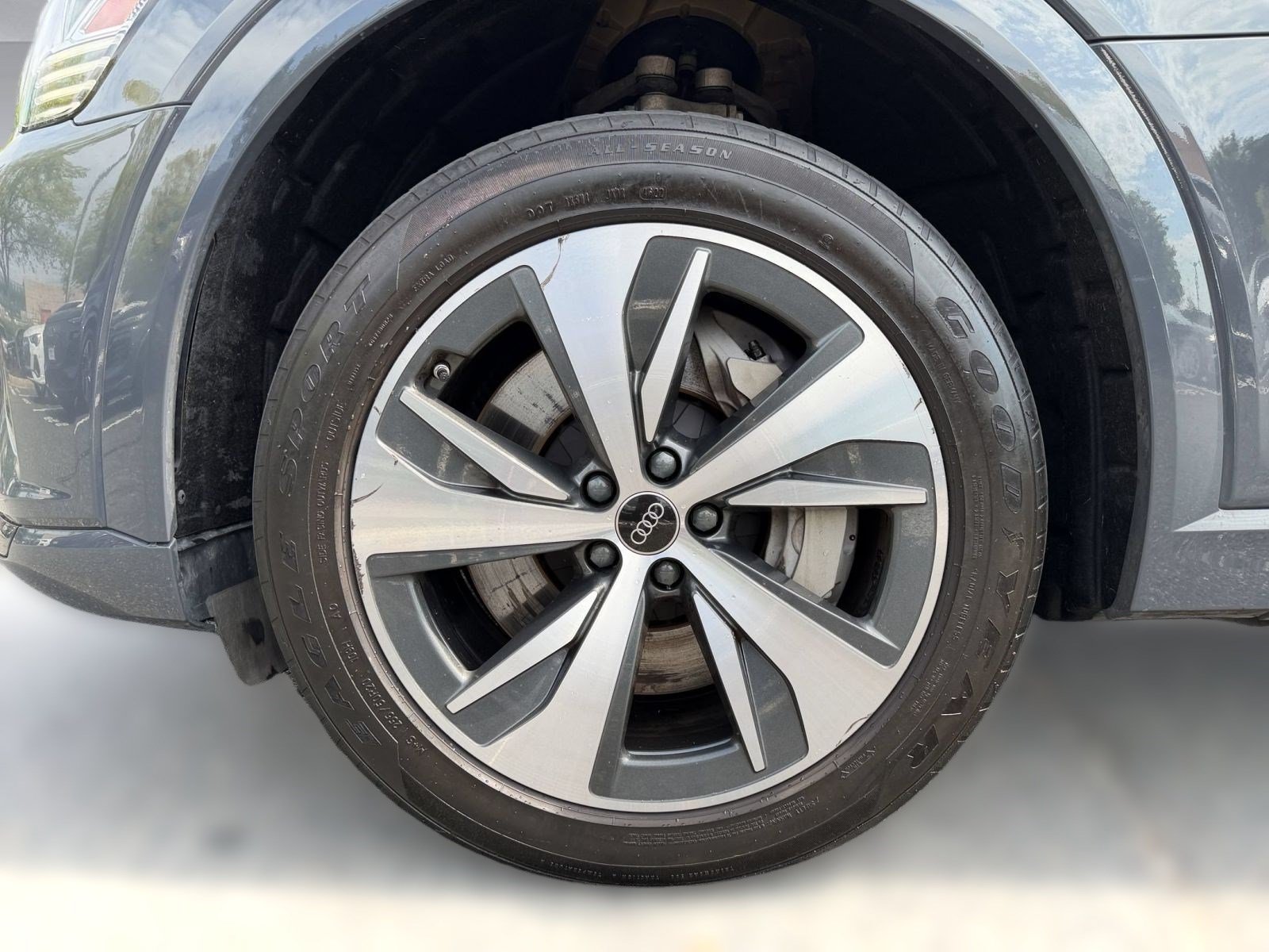 Used 2024 Audi Q8 e-tron Premium Plus AWD/4WD image 13