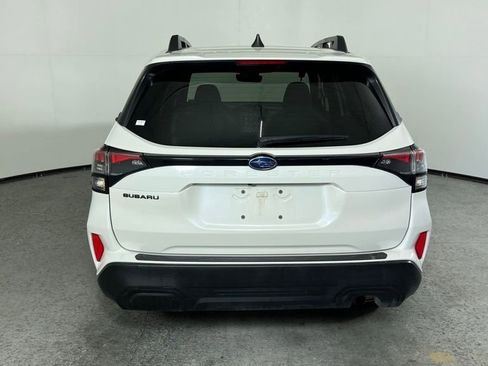 Used 2025 Subaru Forester Premium w/ Convenience Package #1 image 4