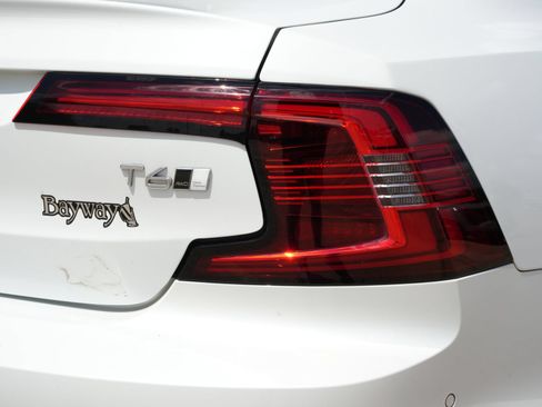 Used 2021 Volvo S90 T6 R-Design w/ Advanced Package AWD/4WD image 18