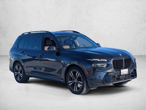 Certified 2023 BMW X7 xDrive40i w/ M Sport Package image 3