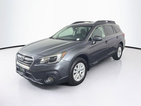 Used 2018 Subaru Outback 2.5i Premium AWD/4WD image 3