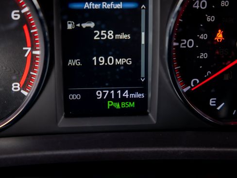 Used 2016 Toyota RAV4 SE w/ Advanced Technology Package FWD image 14