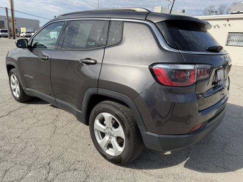 Used 2018 Jeep Compass Latitude w/ Popular Equipment Group image 5