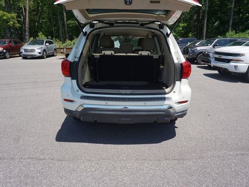 Used 2017 Nissan Pathfinder SV image 13