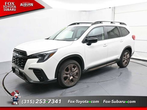 Used 2025 Subaru Ascent Bronze Edition image 2