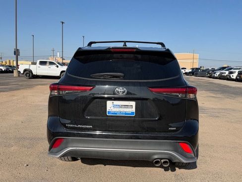 Used 2022 Toyota Highlander XSE FWD image 6