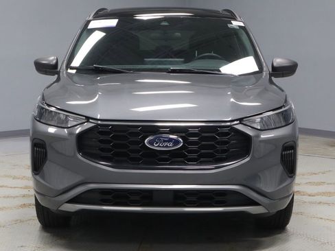 Used 2023 Ford Escape ST-Line w/ Tech Pack #1 AWD/4WD image 7