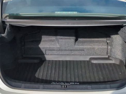 Used 2016 Toyota Avalon XLE Premium image 35