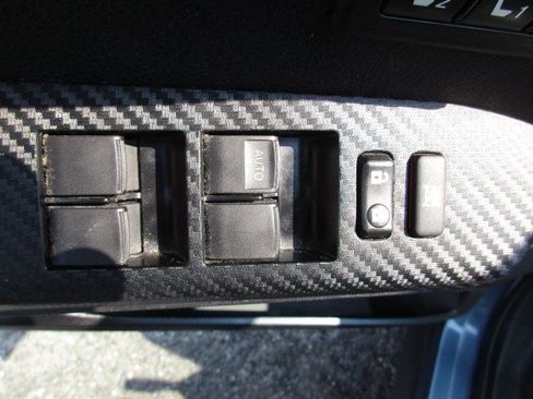 Used 2013 Toyota RAV4 Limited AWD/4WD image 17
