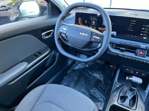 Used 2025 Kia K4 LXS image 33