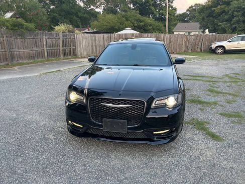 Used 2017 Chrysler 300 S w/ 300S Premium Group AWD/4WD image 10