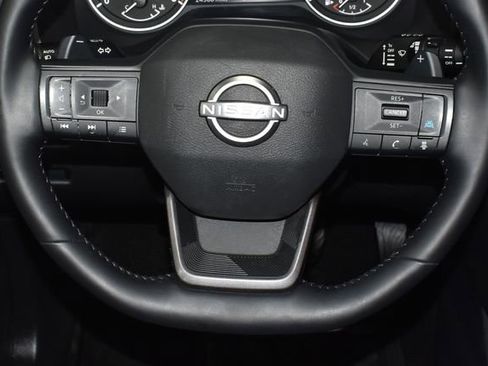 Used 2025 Nissan Rogue SV image 25