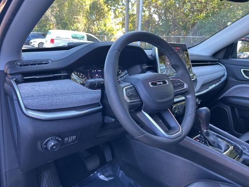 Certified 2022 Jeep Compass Latitude w/ Sun and Sound Group image 11