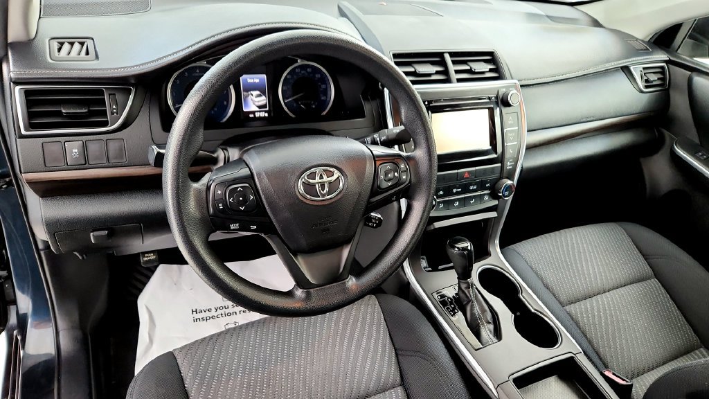 Used 2015 Toyota Camry LE w/ Moonroof Package FWD image 23