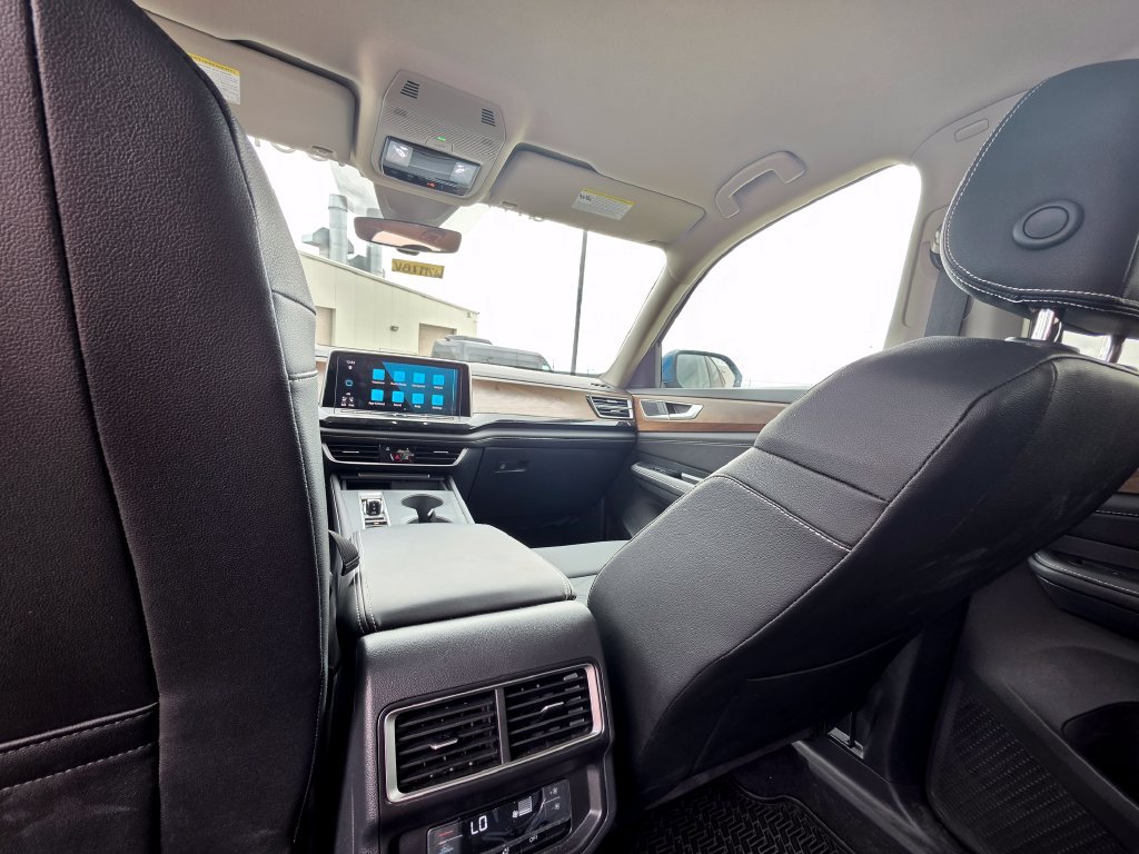 Certified 2026 Volkswagen Atlas SE FWD image 18