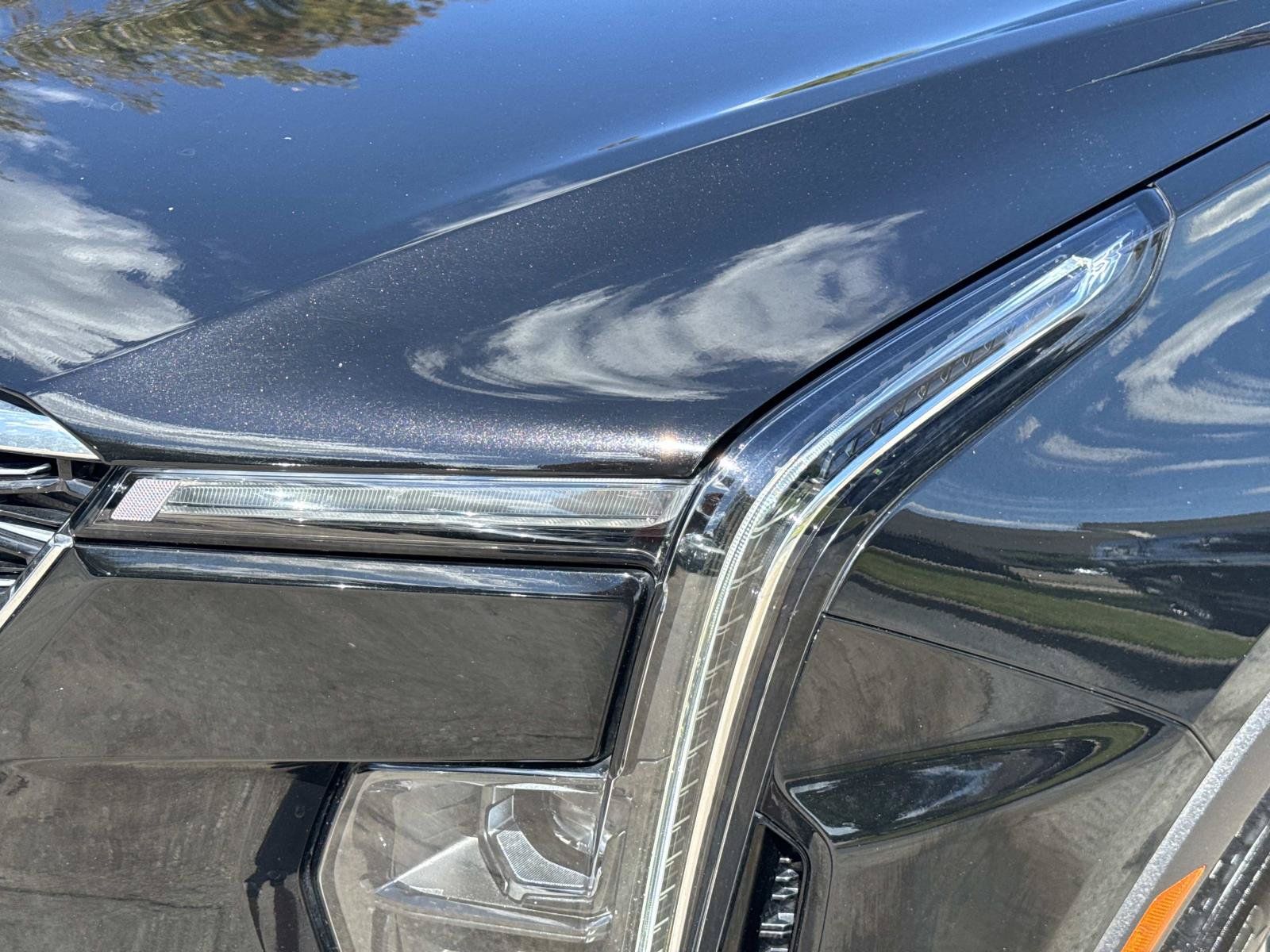 Certified 2025 Cadillac XT4 Premium Luxury FWD image 9