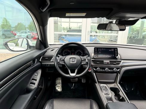 Used 2018 Honda Accord Sport image 28