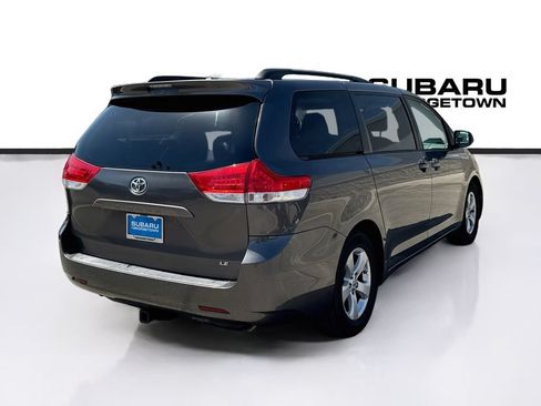 Used 2014 Toyota Sienna LE FWD image 7