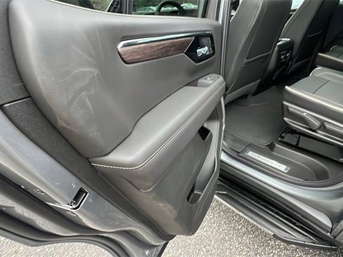 New 2026 Chevrolet Tahoe Premier image 17