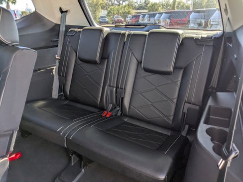 Used 2024 Volkswagen Atlas SE image 15