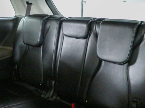 Used 2025 Kia Carnival FWD image 25