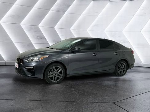 Used 2021 Kia Forte GT-Line FWD image 3