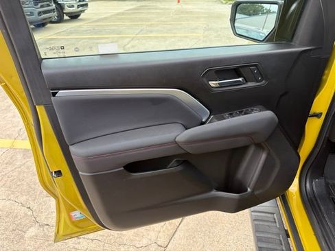 Used 2023 Chevrolet Colorado Z71 AWD/4WD image 18
