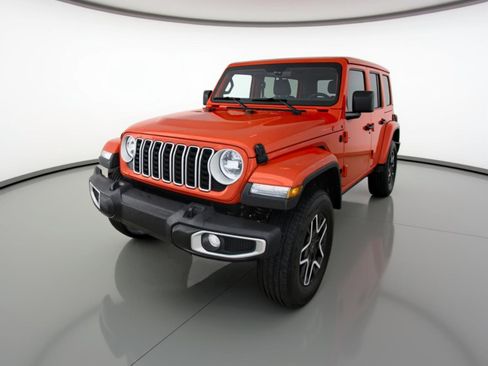Used 2025 Jeep Wrangler Sahara image 3