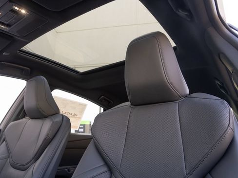 New 2026 Lexus ES 350e FWD image 18