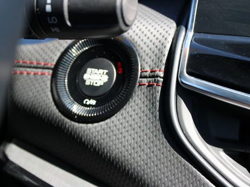 Used 2025 Jeep Compass Trailhawk image 39