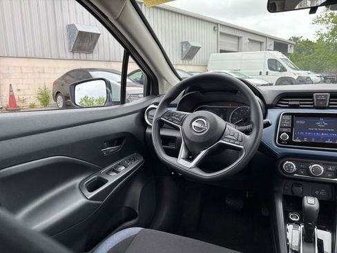Used 2025 Nissan Versa SV FWD image 32