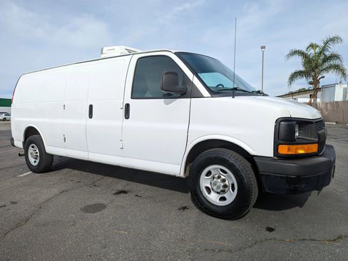 Used 2013 Chevrolet Express 3500 Extended RWD image 1