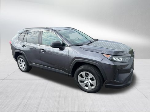 Used 2021 Toyota RAV4 LE AWD/4WD image 3