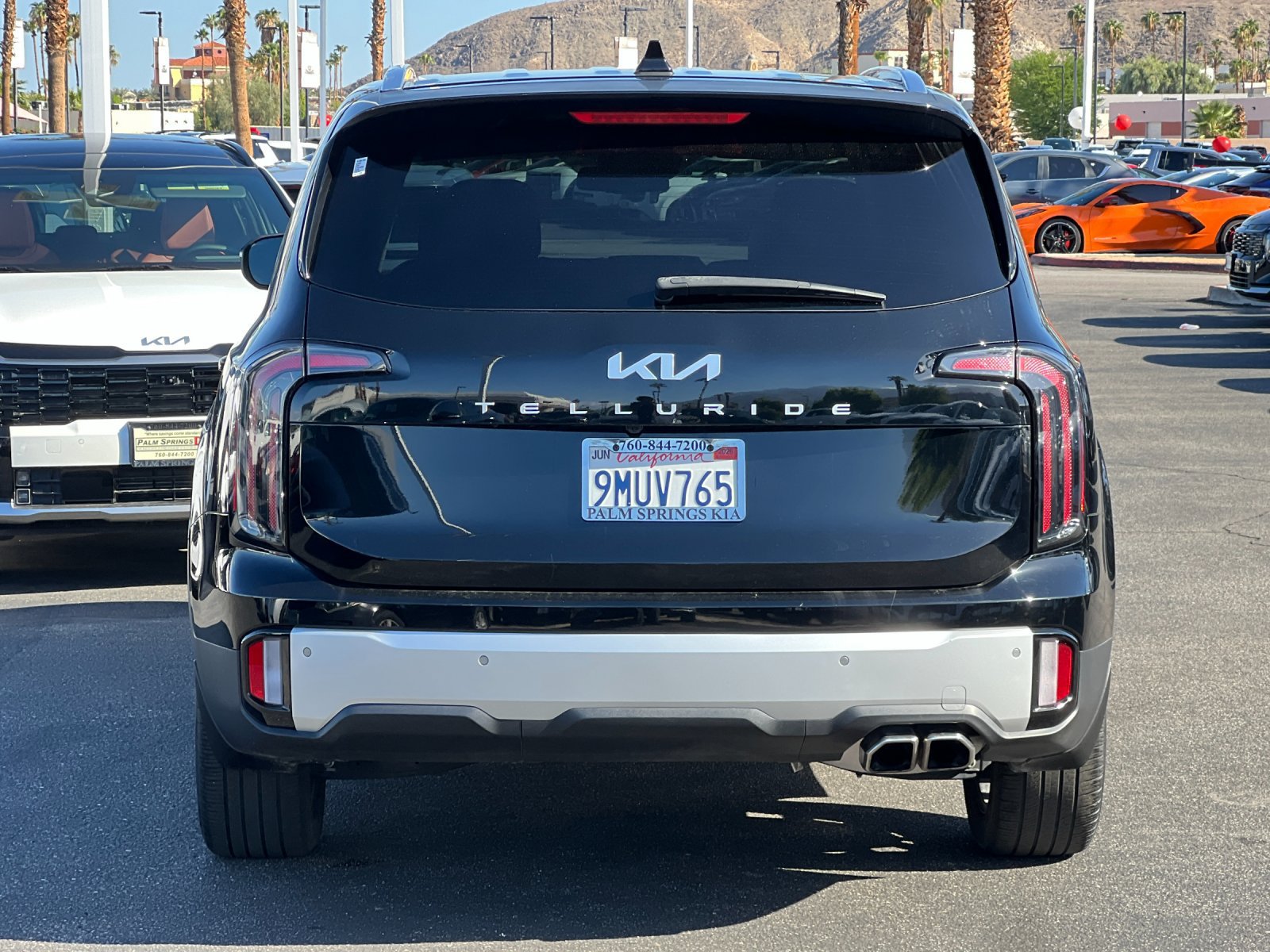 Used 2024 Kia Telluride EX w/ EX Captain's Chair Package FWD image 4