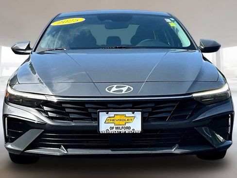 Used 2025 Hyundai Elantra SEL FWD image 2
