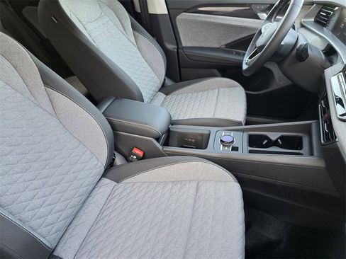 New 2026 Volkswagen Tiguan S image 10