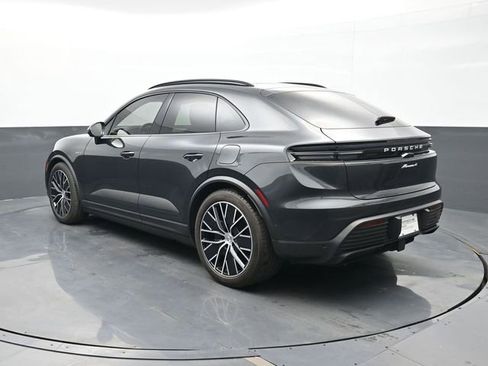 Certified 2024 Porsche Macan 4 Electric AWD/4WD image 3