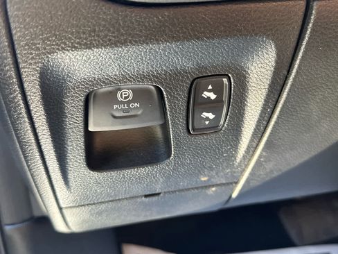 Used 2024 RAM 1500 Limited w/ Body Color Bumper Group image 15