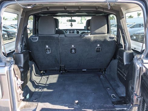 Used 2018 Jeep Wrangler Unlimited Sport S image 20