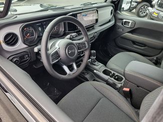 New 2025 Jeep Wrangler Unlimited Sahara AWD/4WD video 3